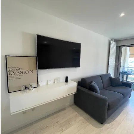 Piscine - 4 Couchages *